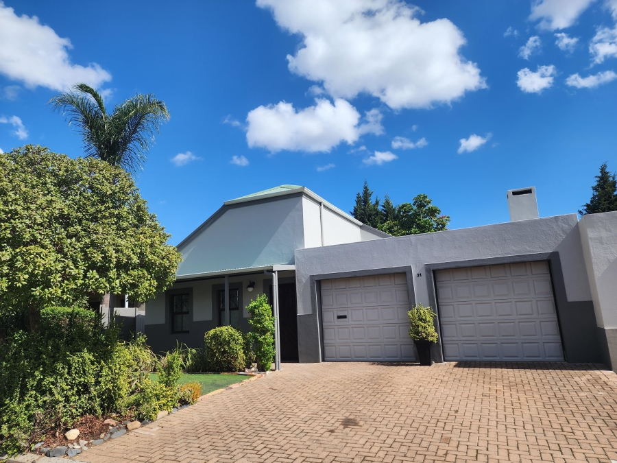 3 Bedroom Property for Sale in The Crest Western Cape